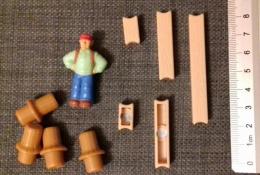 Předbarvená figurka, klády (dolní kusy zespodu) a pařezy