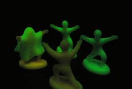 figurky jsou fosforeskující v noci svítí