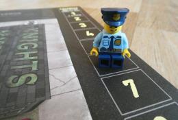 Jednotlivá kola hry počítá na stupnici policista (vlastní vylepšení)