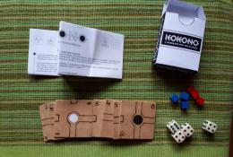 Komponenty hry Kokono - všetko sa zmestí do malej krabičky (kartičky sú drevené, homemade)