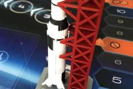 Rocketmen - mnou navrhnutý LaunchPad a Raketa (áno, je to Saturn V, podoba podľa lego skladačky)